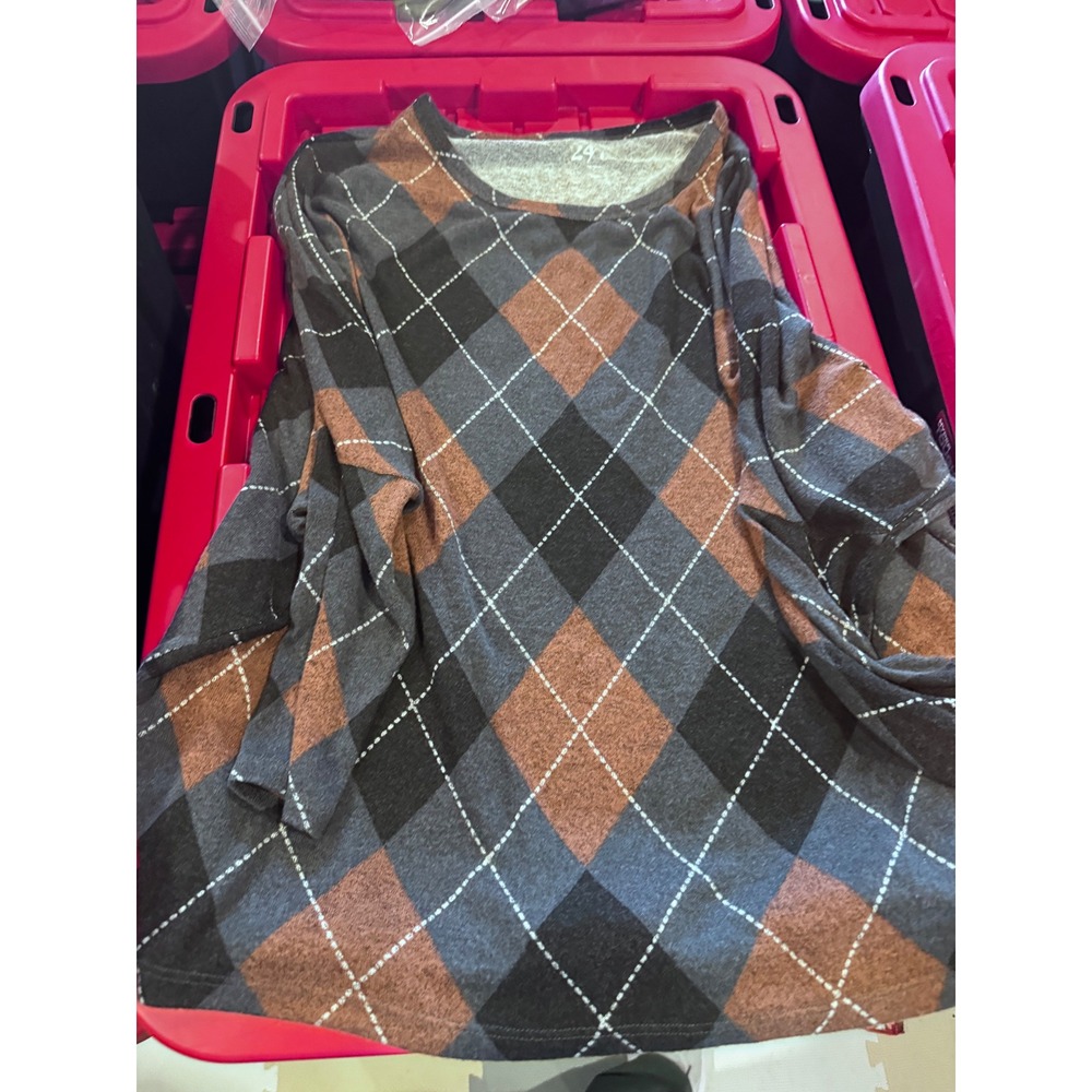 24/7 by Maurices Womens Large Argyle Long Sleeve Top Grey Brown Knit Shirt